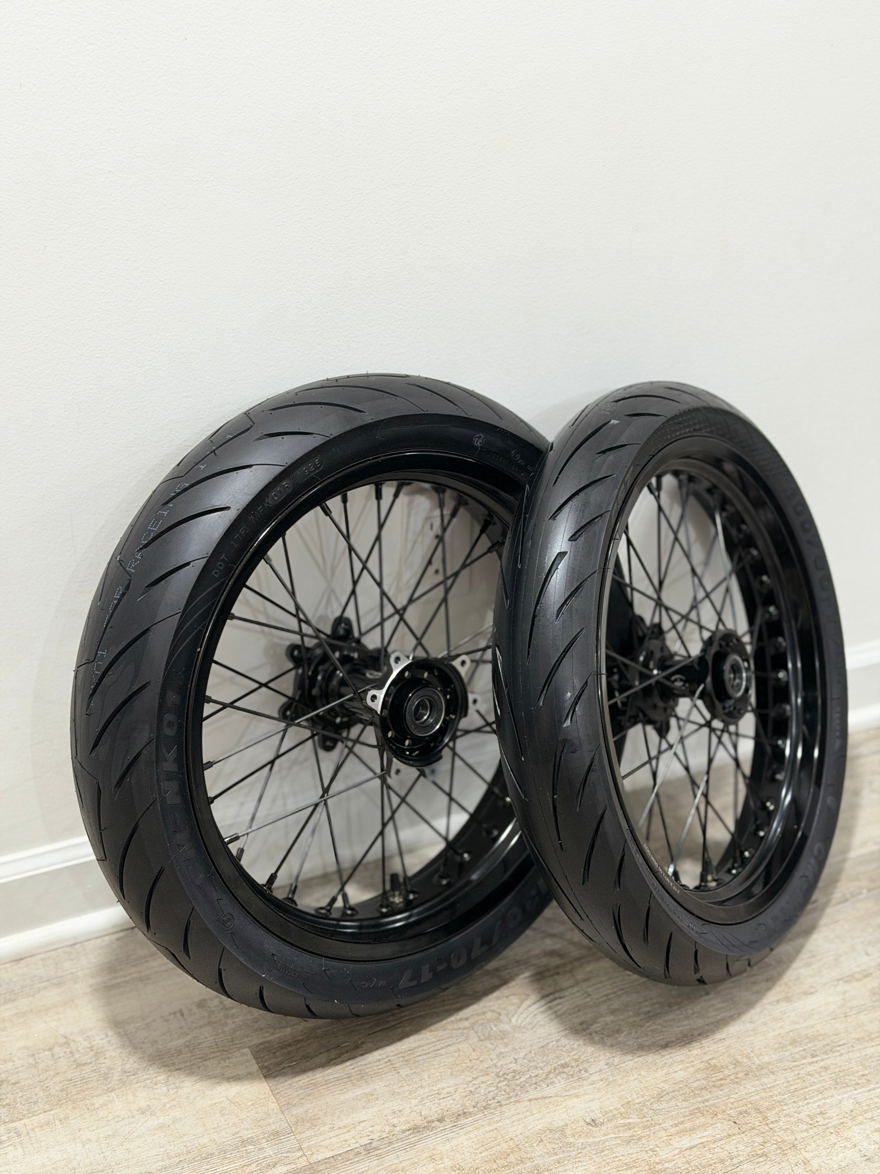 Ultra Bee or Komodo 17' Supermoto Wheelset GLOSS BLACK