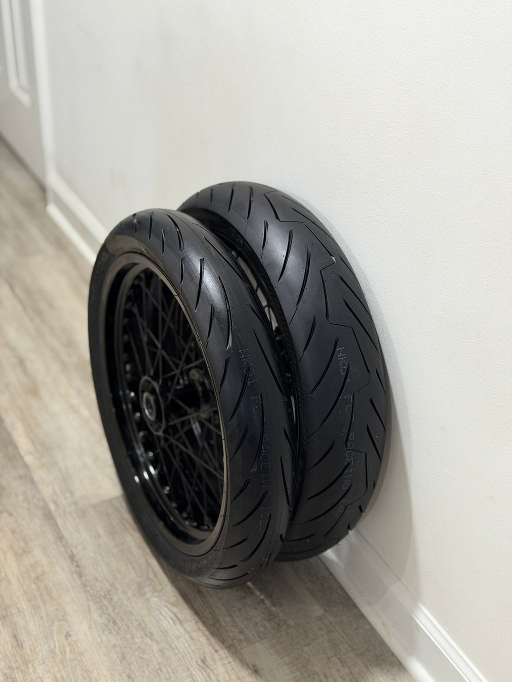 Ultra Bee or Komodo 17' Supermoto Wheelset GLOSS BLACK