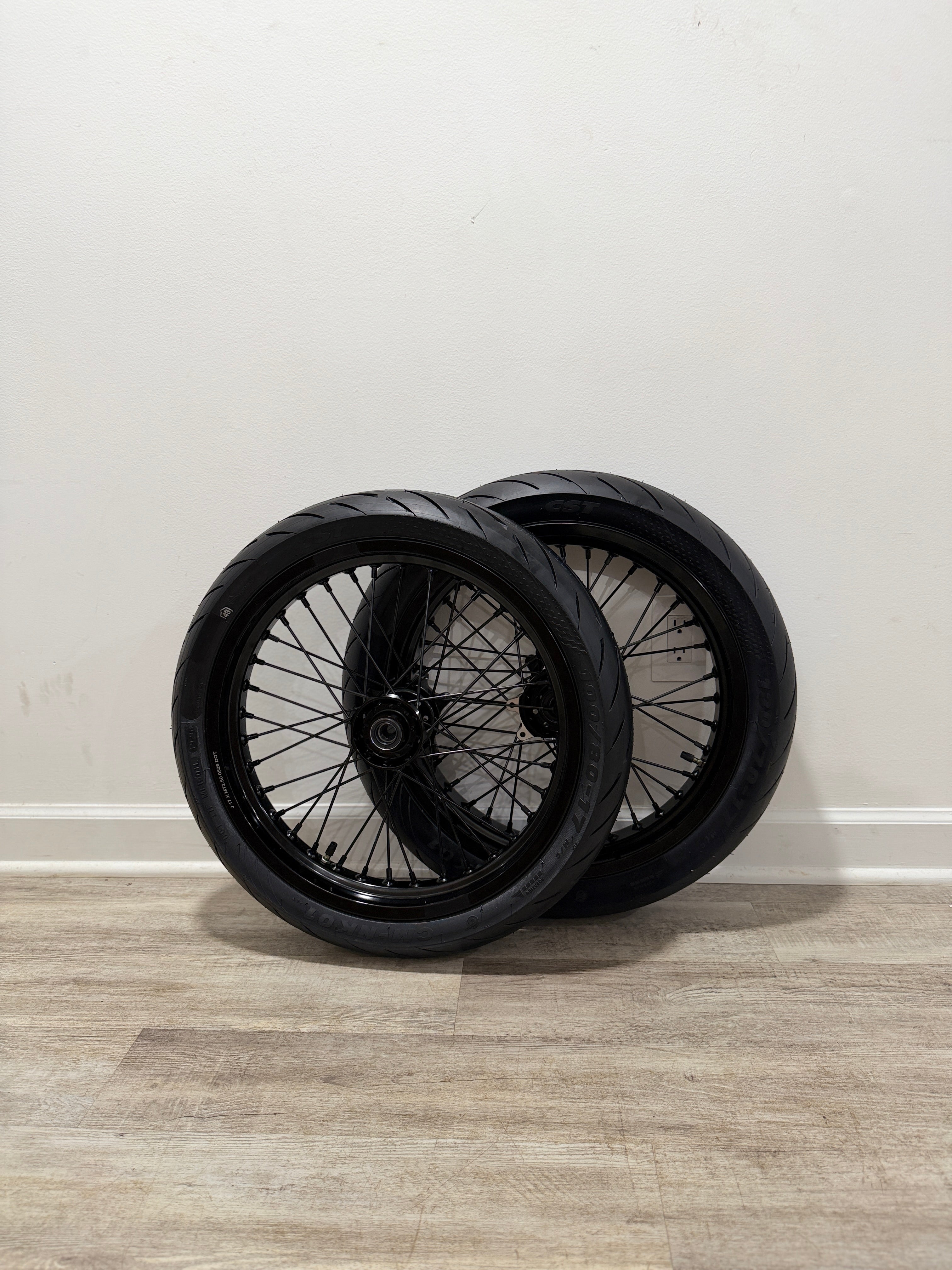 Ultra Bee or Komodo 17' Supermoto Wheelset GLOSS BLACK