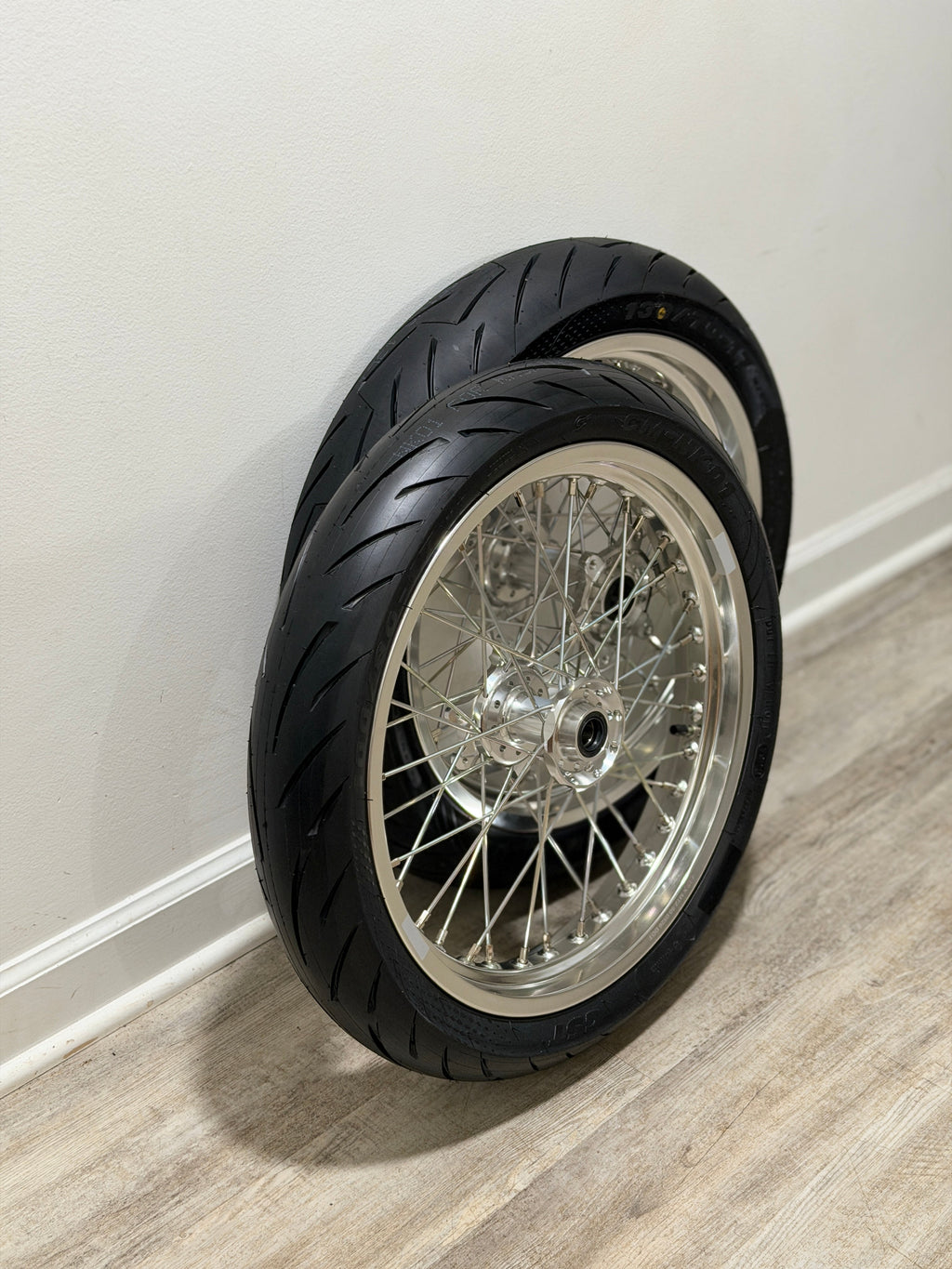 Chrome Ultra Bee/Komodo 17' Supermoto Wheelset