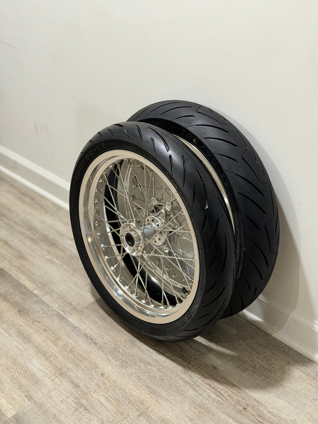 Chrome Ultra Bee/Komodo 17' Supermoto Wheelset