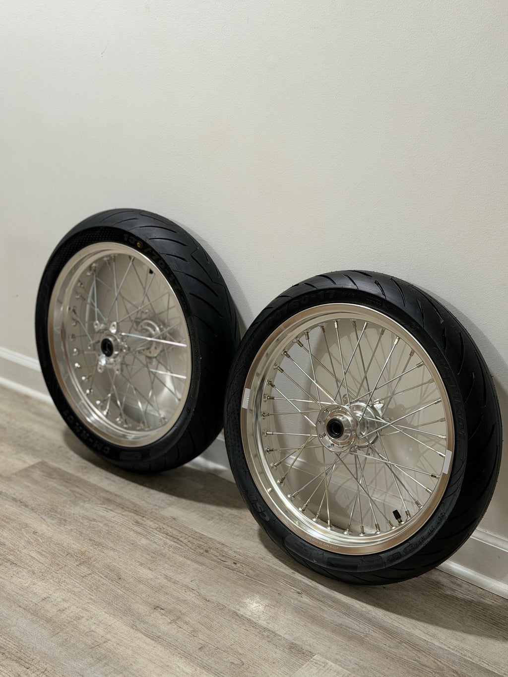 Chrome Ultra Bee/Komodo 17' Supermoto Wheelset