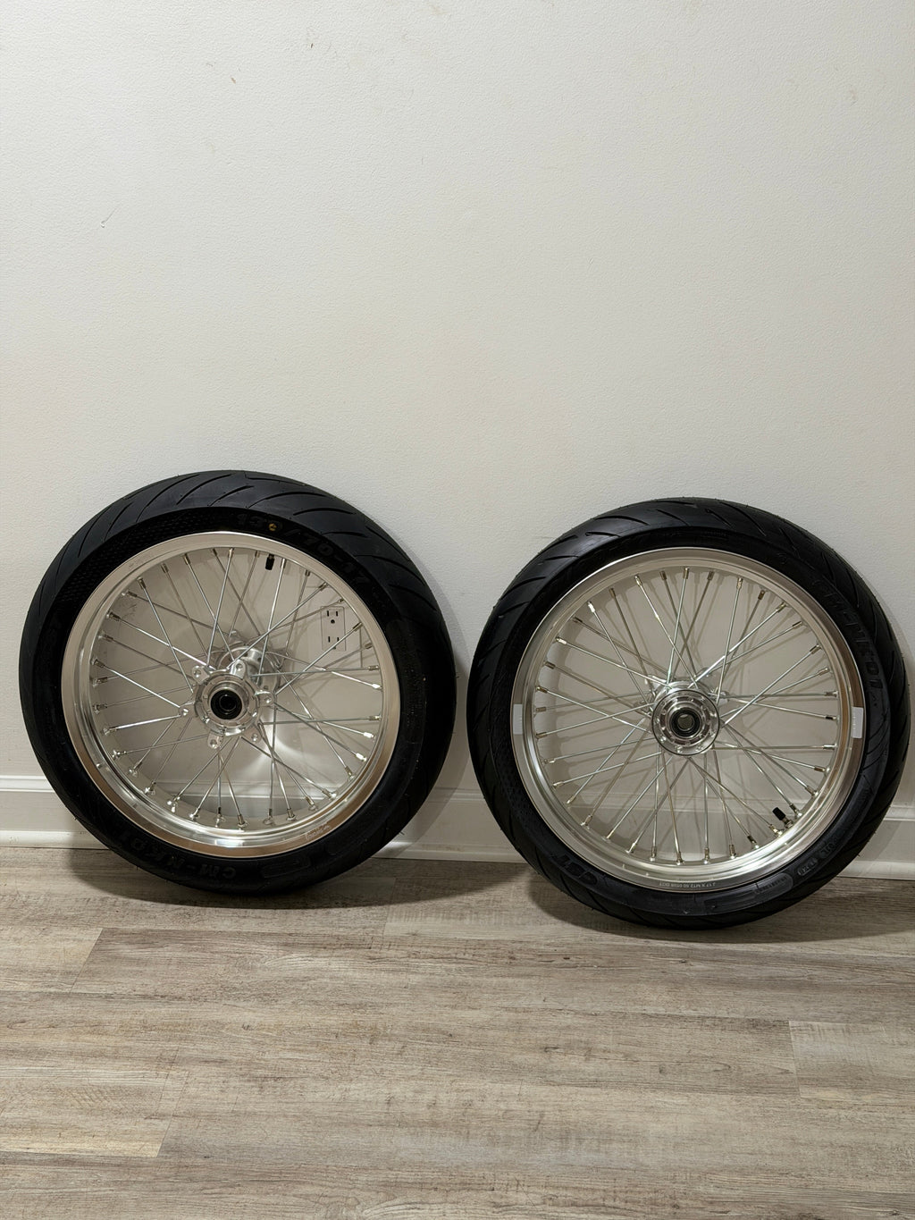 Chrome Ultra Bee/Komodo 17' Supermoto Wheelset